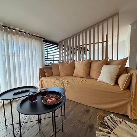 Apartment Maya N.moudania
