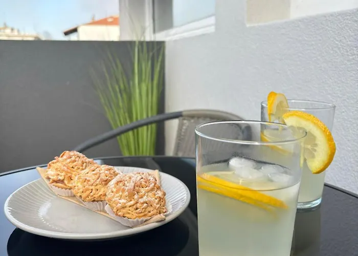 Maya N.moudania 尼亚·蒙达尼亚